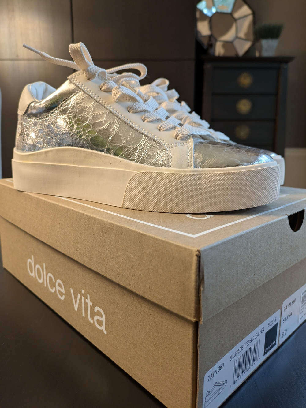 Dolce Vita Zayn 360 Distressed Silver Platform Sneakers Sz 8